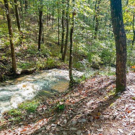 Cozy Creekside Log Cabin W Firepit, Hot Tub, Wifi Cleveland Ngoại thất bức ảnh